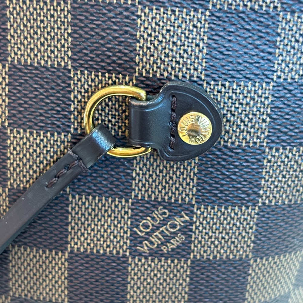 Authentic Louis Vuitton - Picture 11 of 14